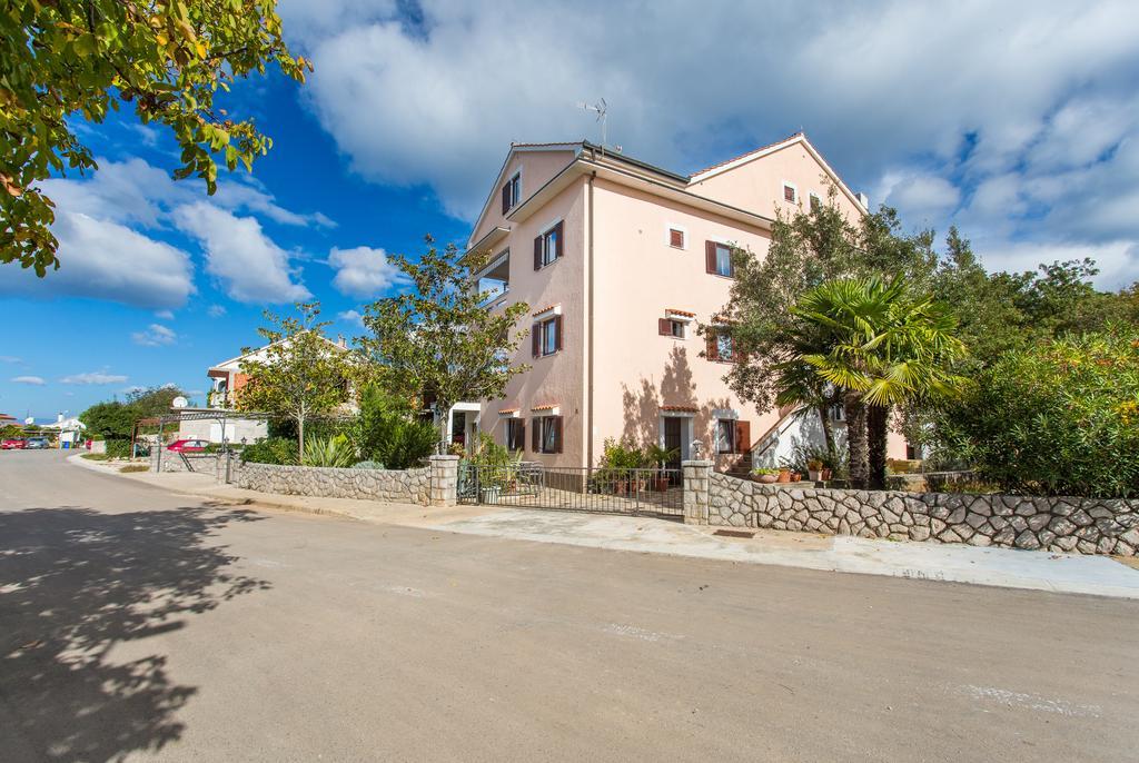 Apartments Lavanda 1 Njivice Exterior photo