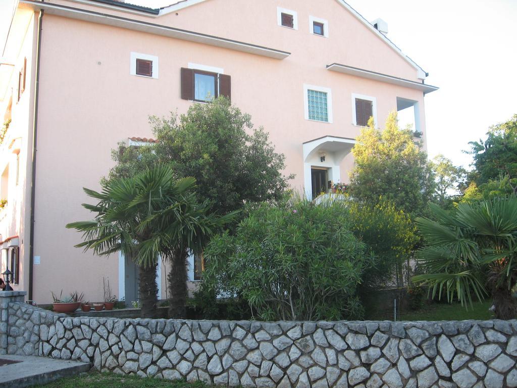 Apartments Lavanda 1 Njivice Exterior photo